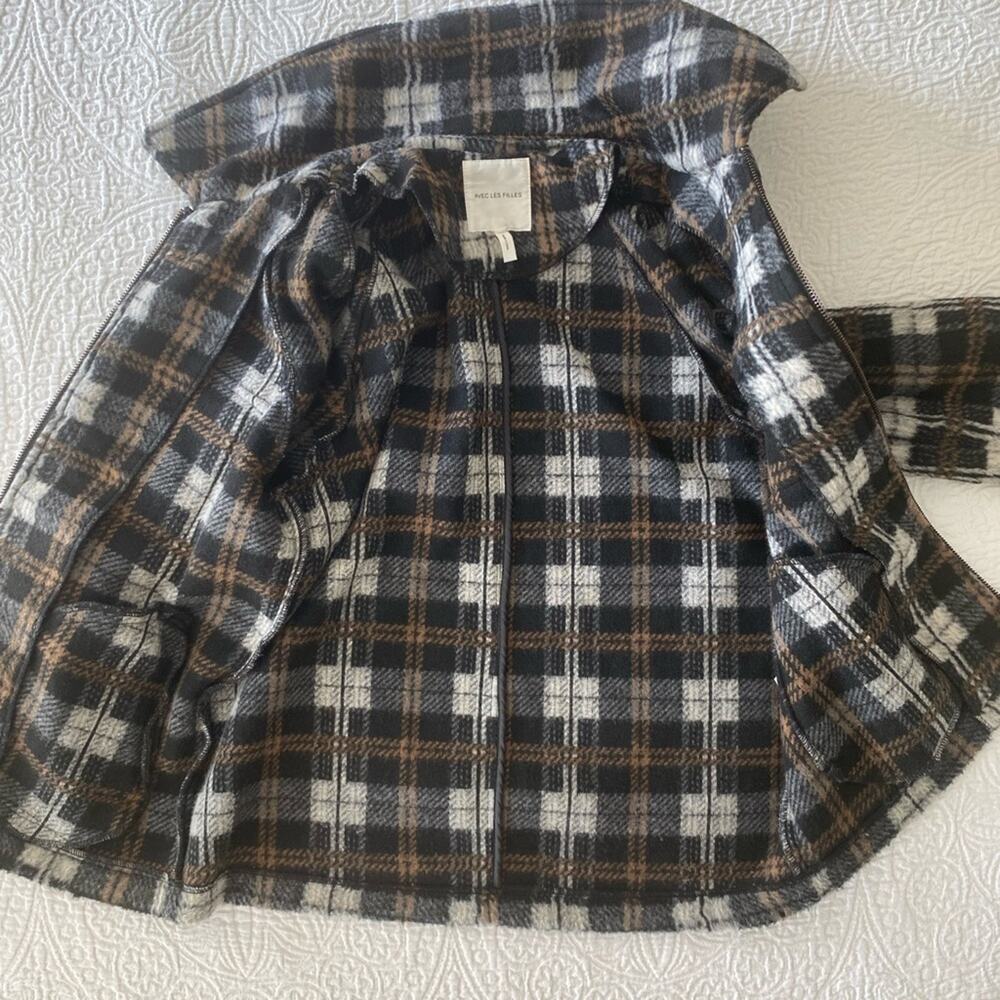 AVEC LES FILLES plaid jacket size medium. - Picture 9 of 14
